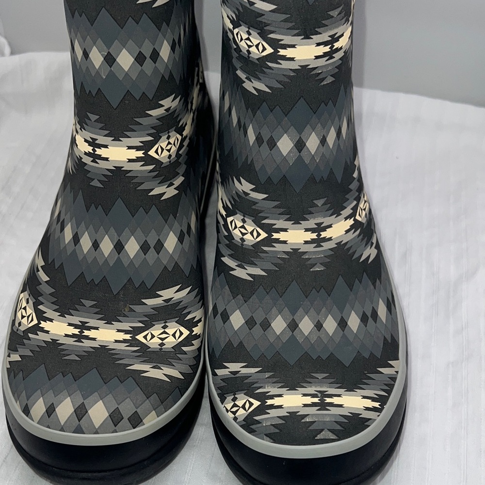 Pendleton Black & Gray Geometric Pattern Rain Boo… - image 11